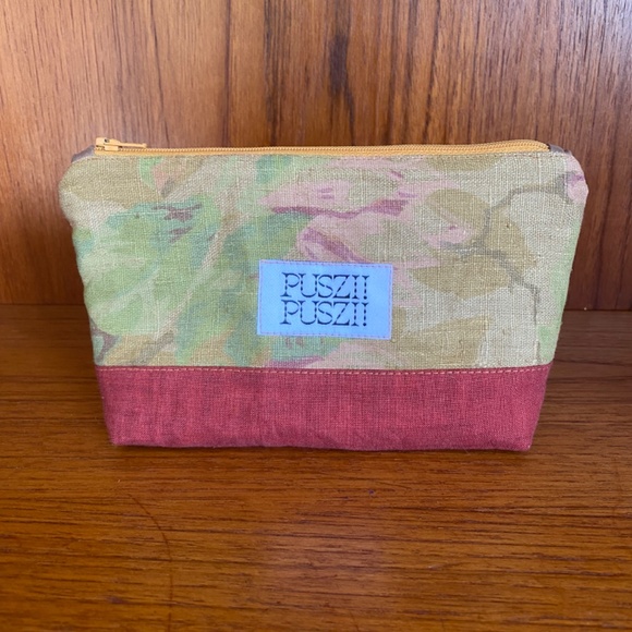 Handmade Quilted Zipper Pouch - Makeup Bag - Toiletry Bag - Picture 6 of 11